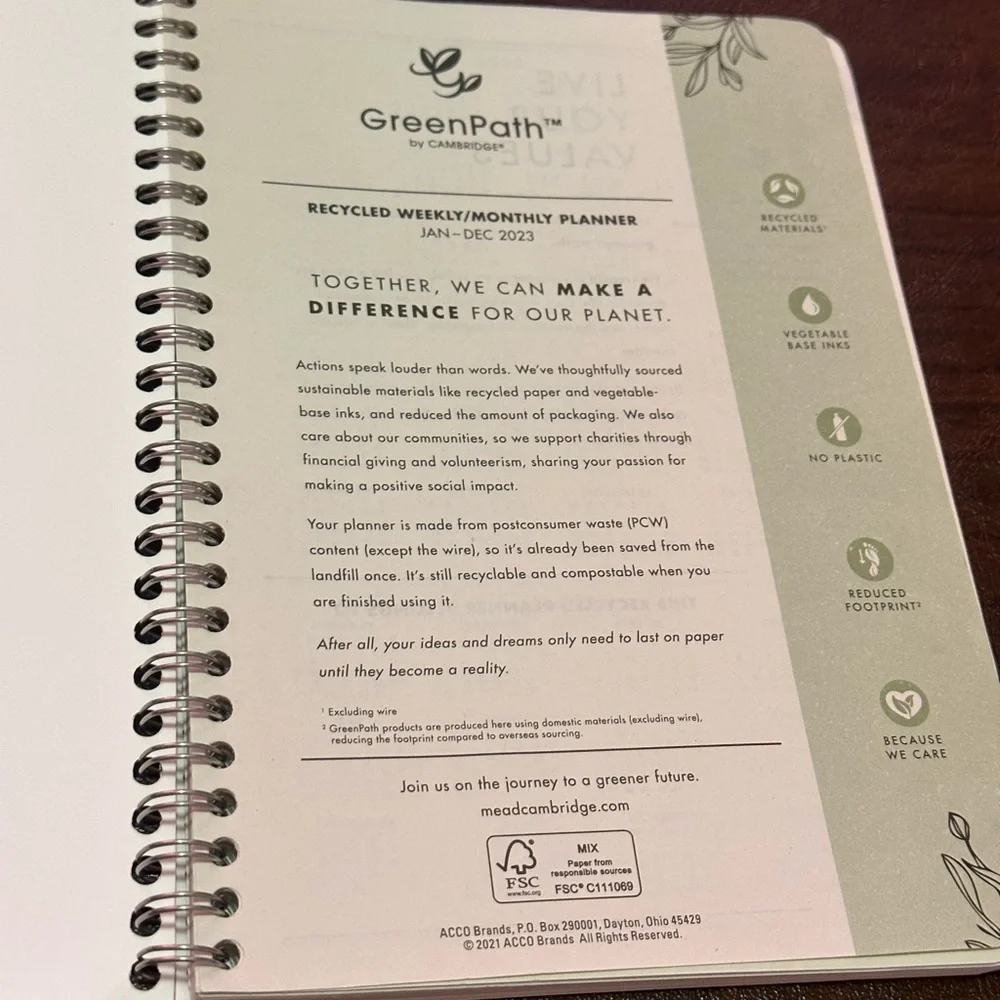 2023 Weekly & Monthly Planner